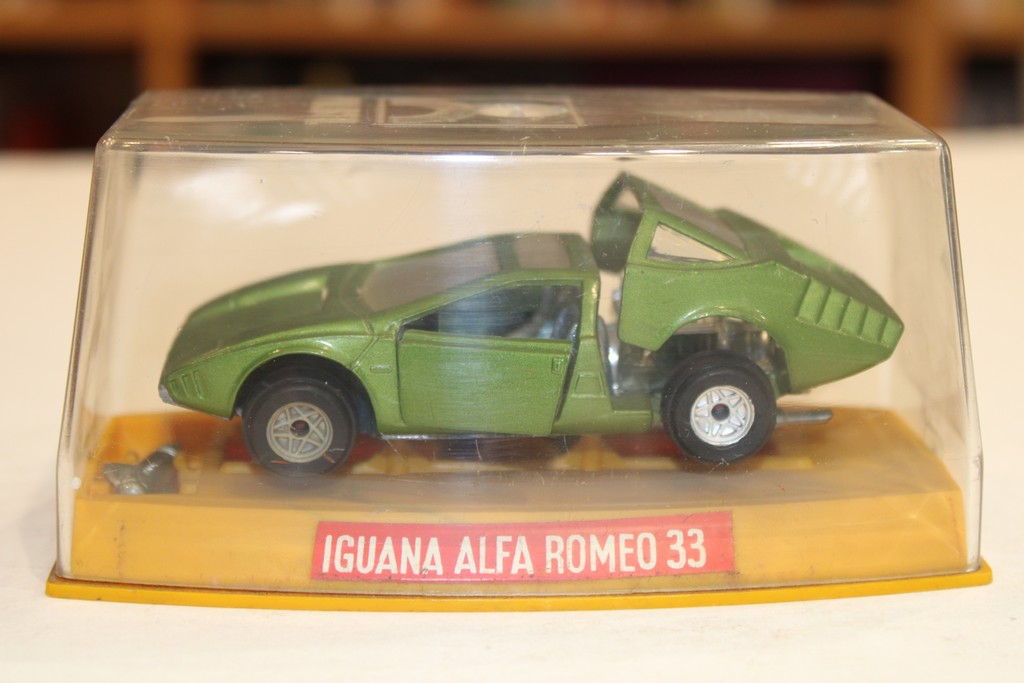 ALFA ROMÉO IGUANA POLITOYS 1/43