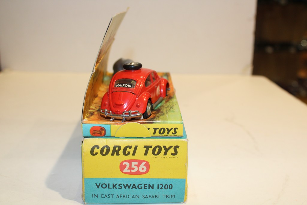 VOLKSWAGEN 1200 IN EST AFRICAN SAFARI TRIM CORGI 1/43°