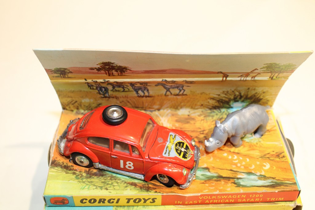 VOLKSWAGEN 1200 IN EST AFRICAN SAFARI TRIM CORGI 1/43°