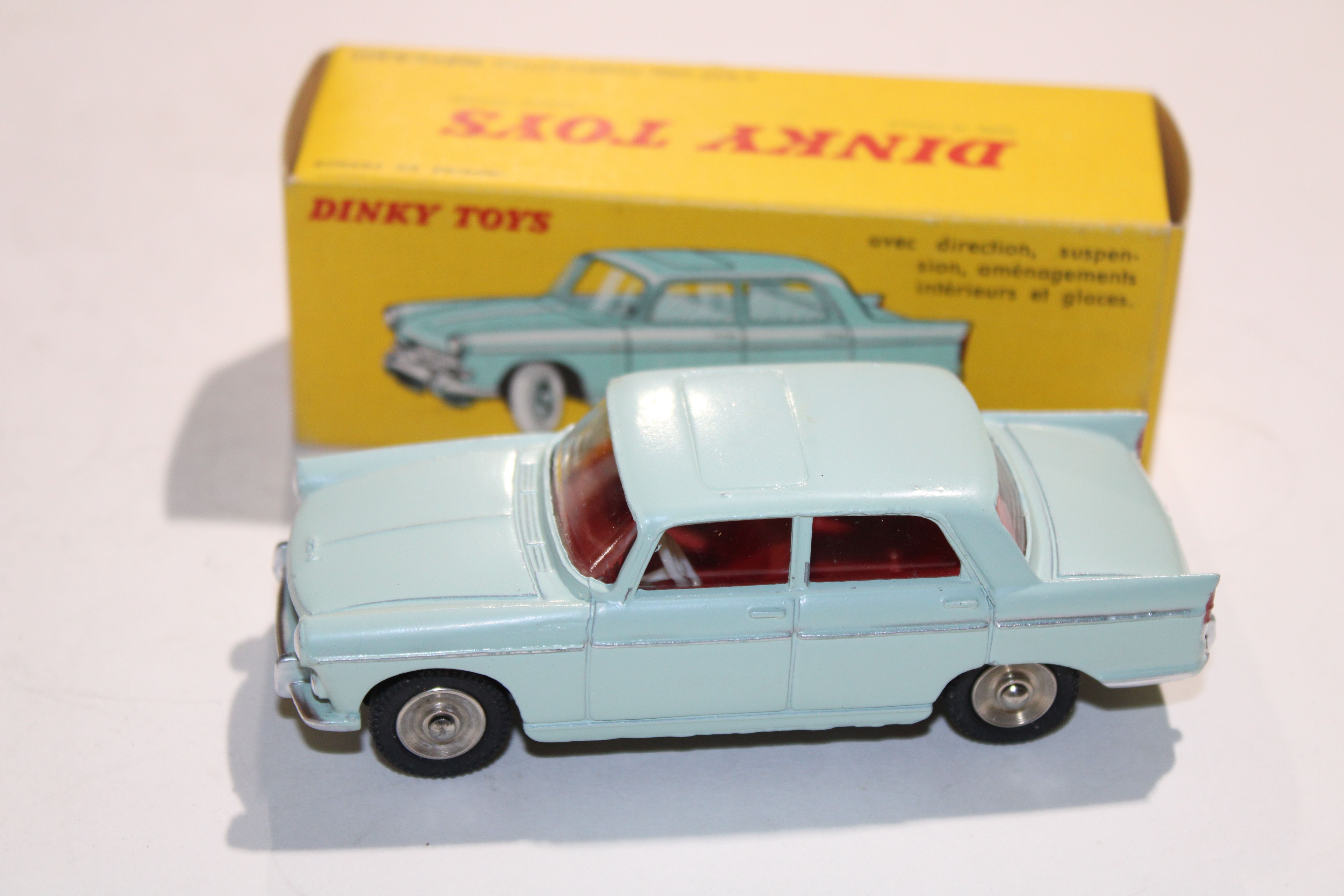 PEUGEOT 404 DINKY TOYS 1/43°