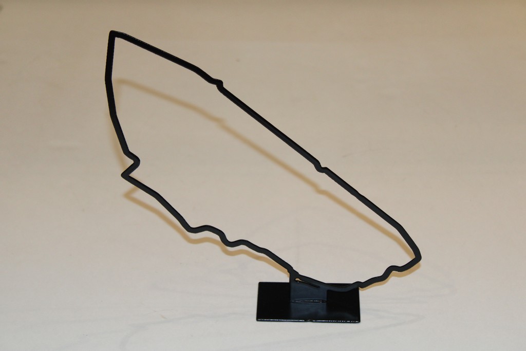 TRACE CIRCUIT OF 24H BLACK STEEL ON STAND H23CM