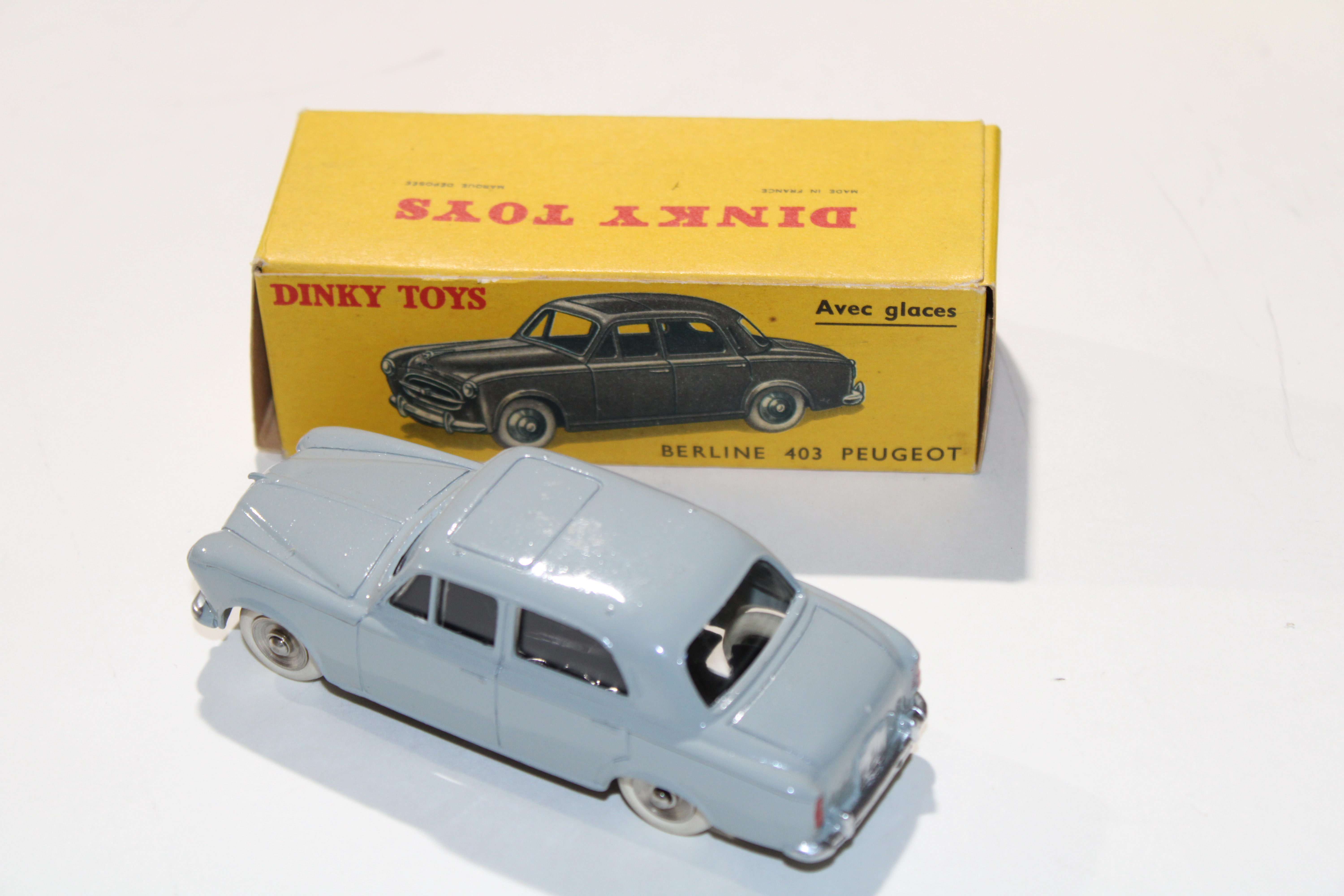 Peugeot 403 Berline Dinky Toys 1/43°