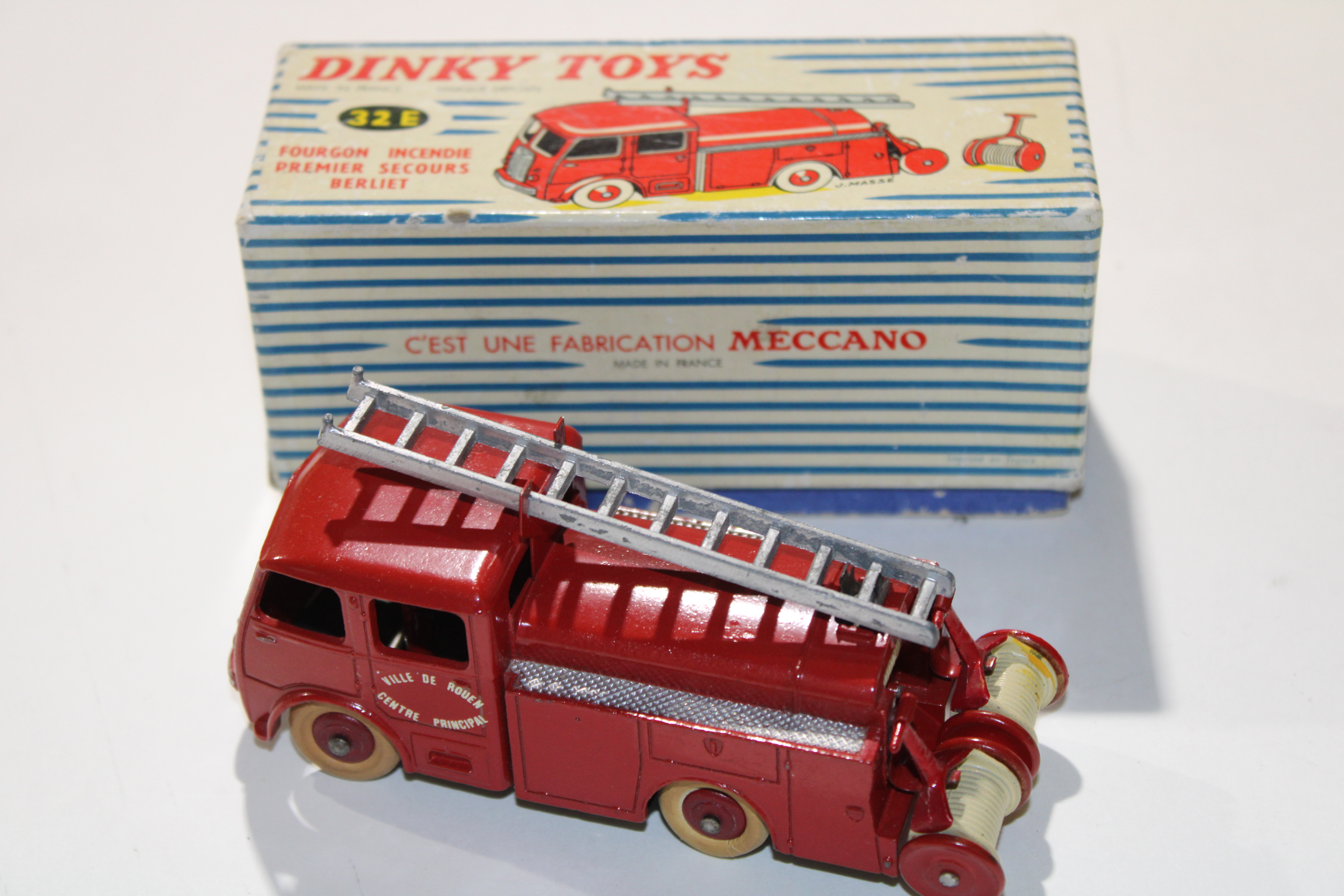 Berliet Fourgon Incendie Dinky Toys 1/43°