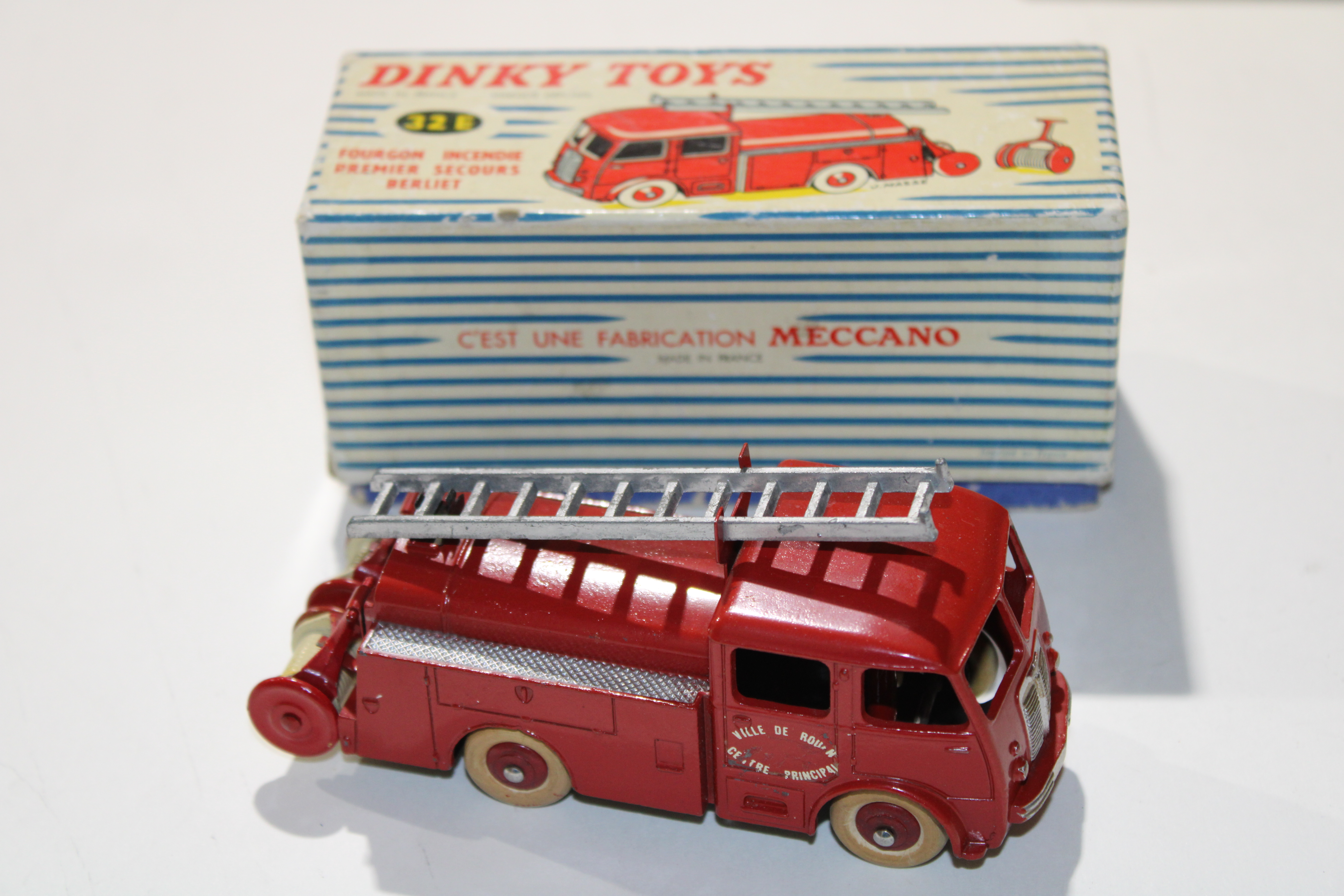 Berliet Fourgon Incendie Dinky Toys 1/43°