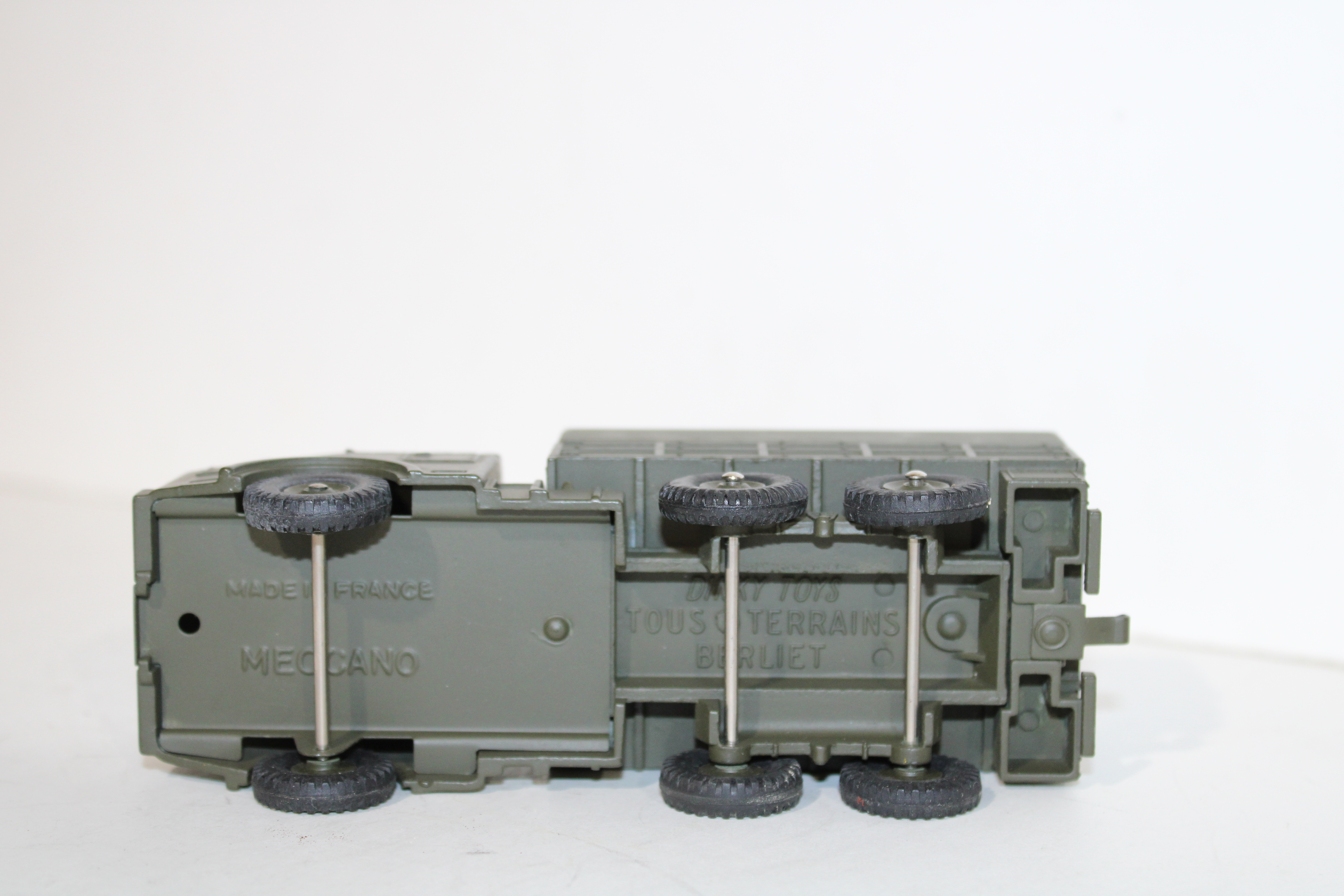 CAMION MILITAIRE BERLIET TOUS TERRAINS DINKY TOYS 1/43