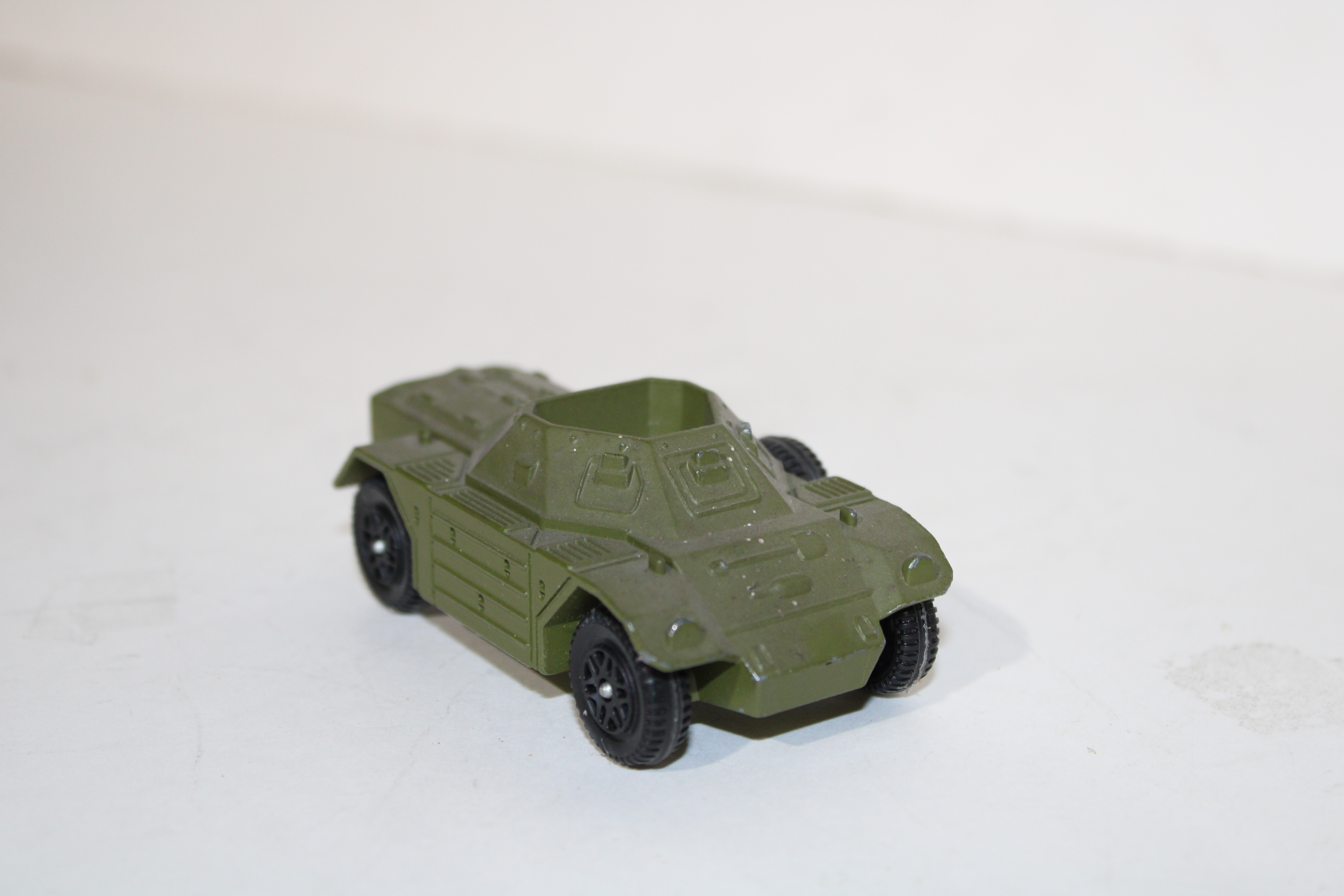 FERRET SCOUT CAR DINKY TOYS 1/43