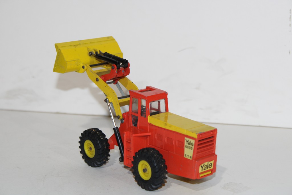 YALE TRACTOR SHOVEL DINKY TOYS 1/43