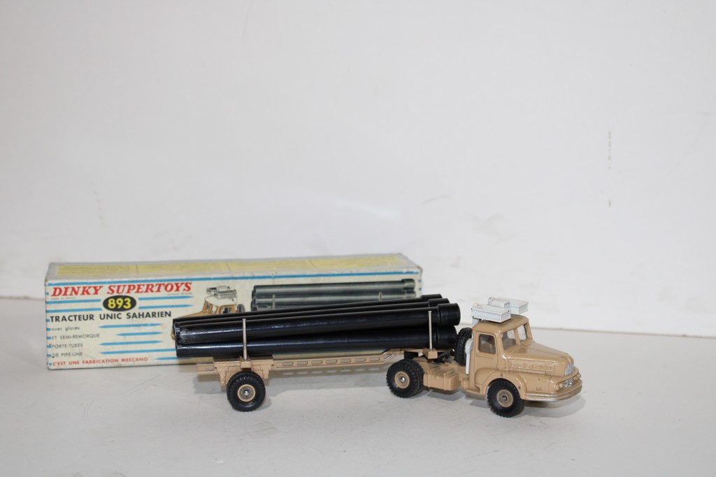 TRACTEUR UNIC SAHARIEN ET SEMI-REMORQUE PORTE-TUBES DINKY SUPERTOYS 1/43