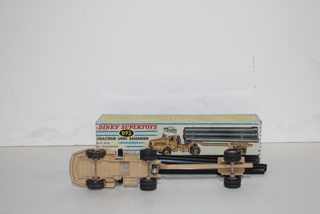 TRACTEUR UNIC SAHARIEN ET SEMI-REMORQUE PORTE-TUBES DINKY SUPERTOYS 1/43