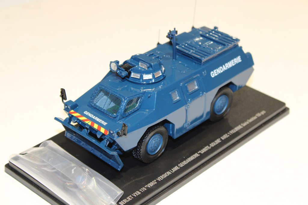 BERLIET VXB 170 VBRG GENDARMERIE STE-SOLINE AVEC FIGURINE PERFEX 1/43°