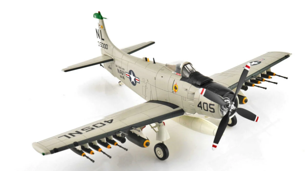 DOUGLAS A-1H SKYRAIDER LAST COMBAT MISSION HOBBY MASTER 1/72°