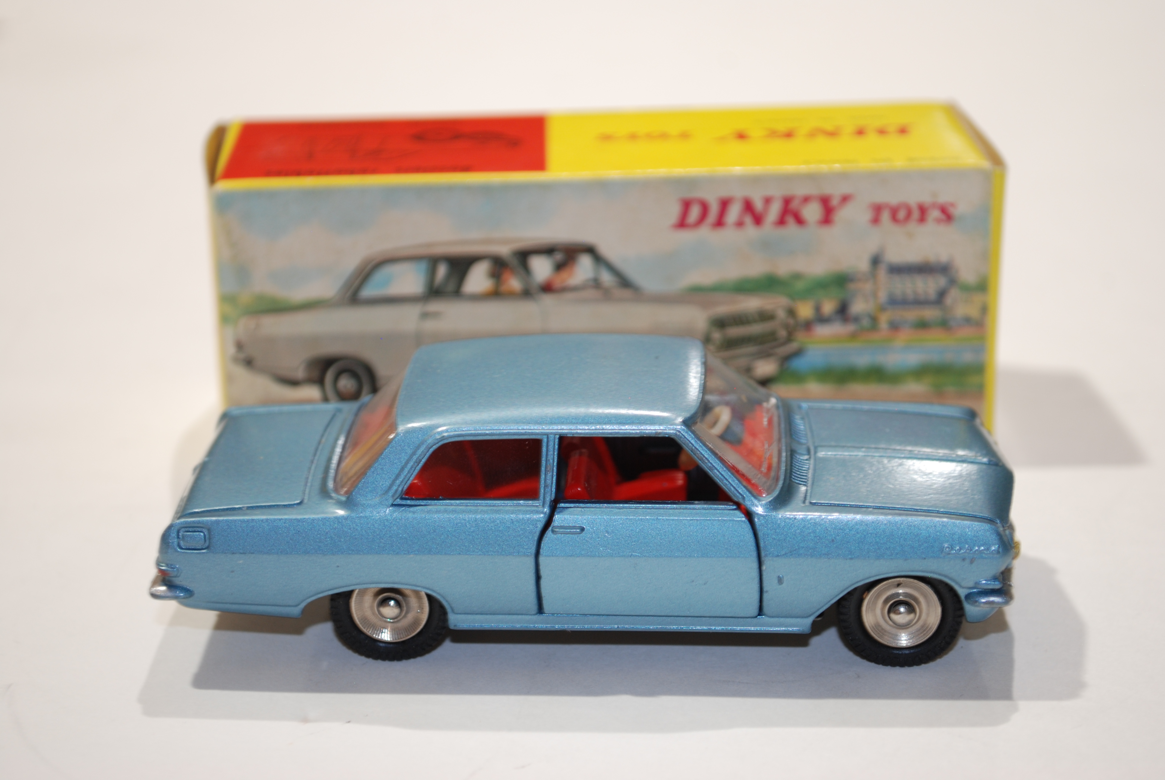 OPEL REKORD DINKY TOYS 1/43°