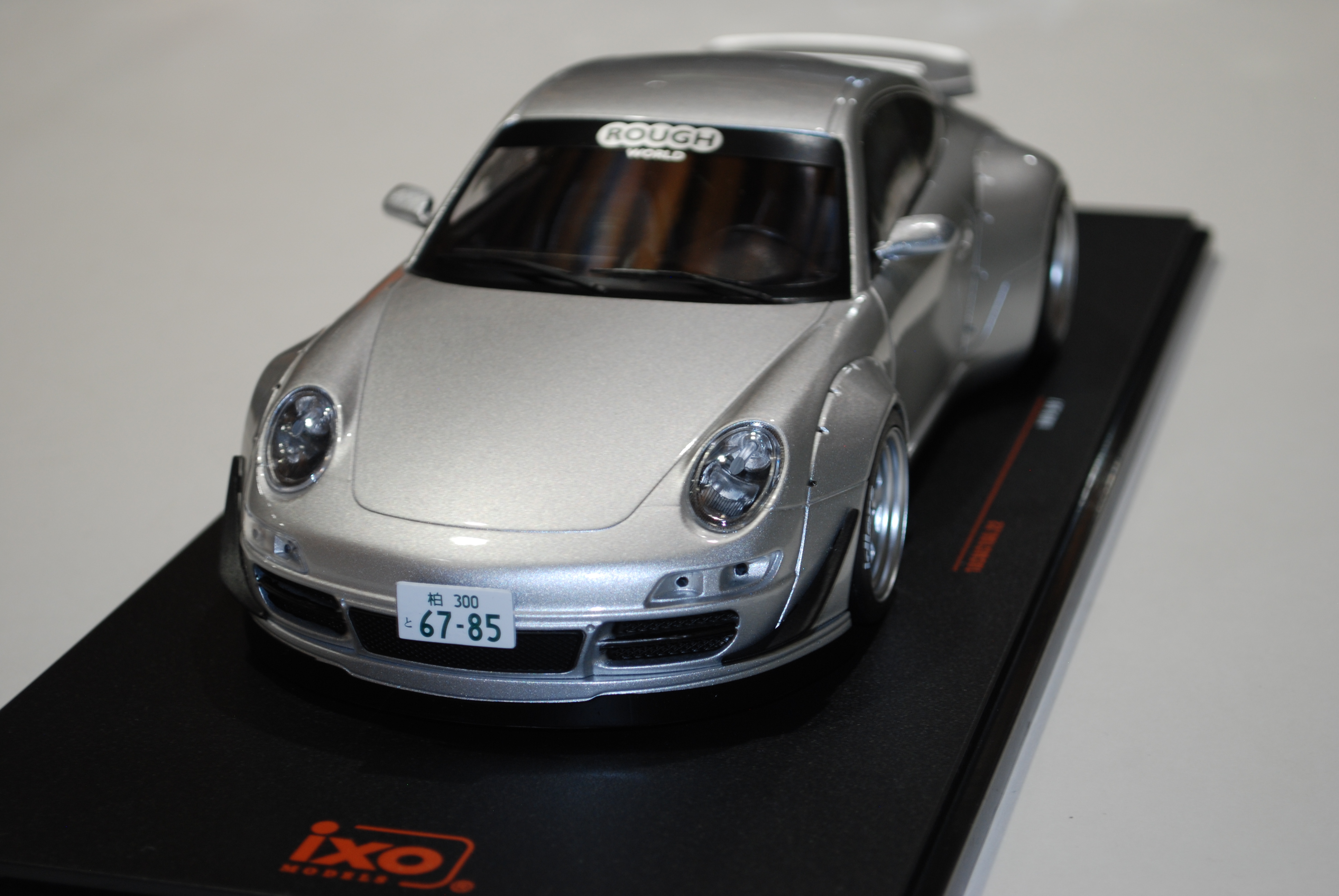 PORSCHE RWB 997 GRIS IX0 1/18°