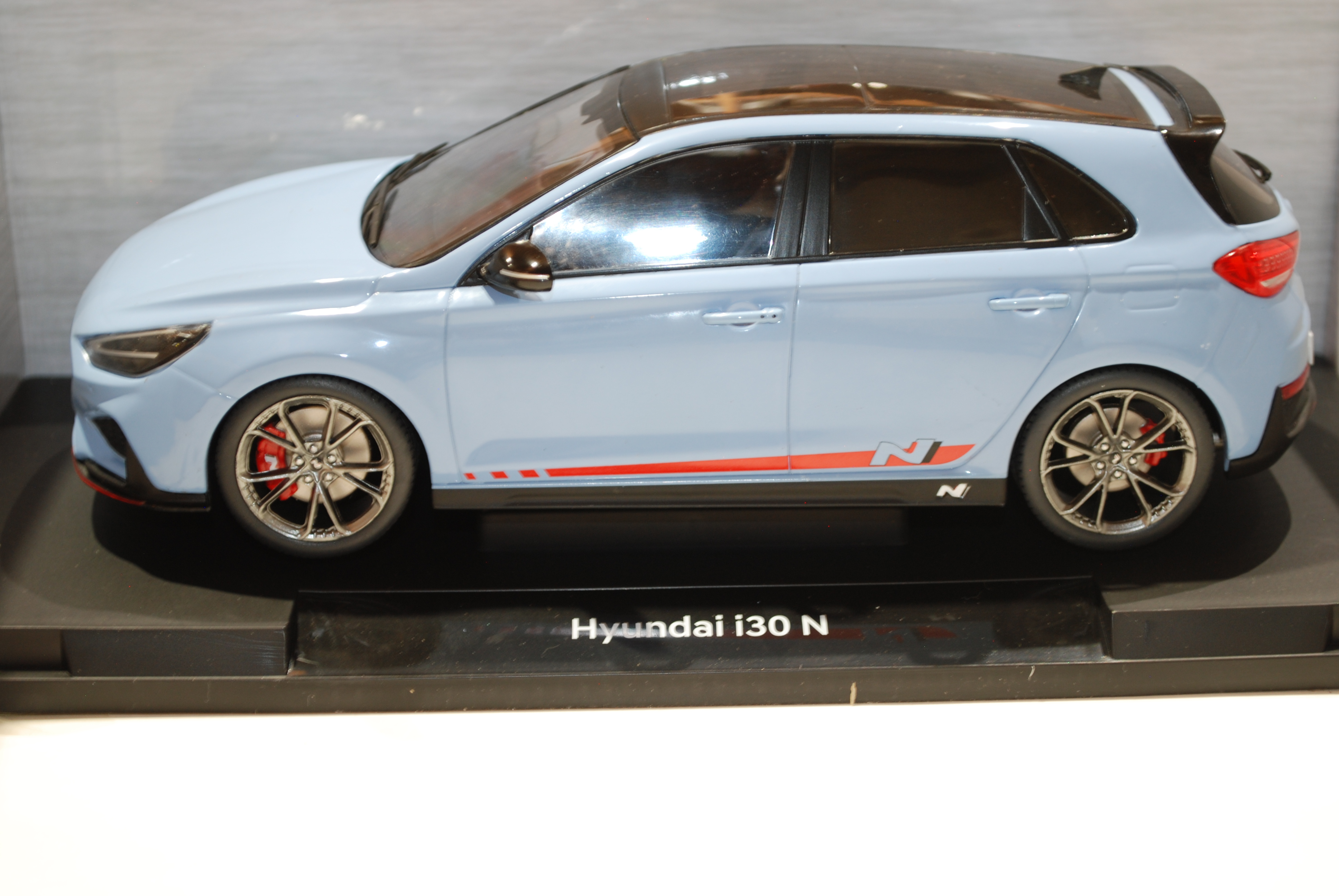 HYUNDAI I30 N PERFORMANCE BLUE MODEL CAR 1/18°