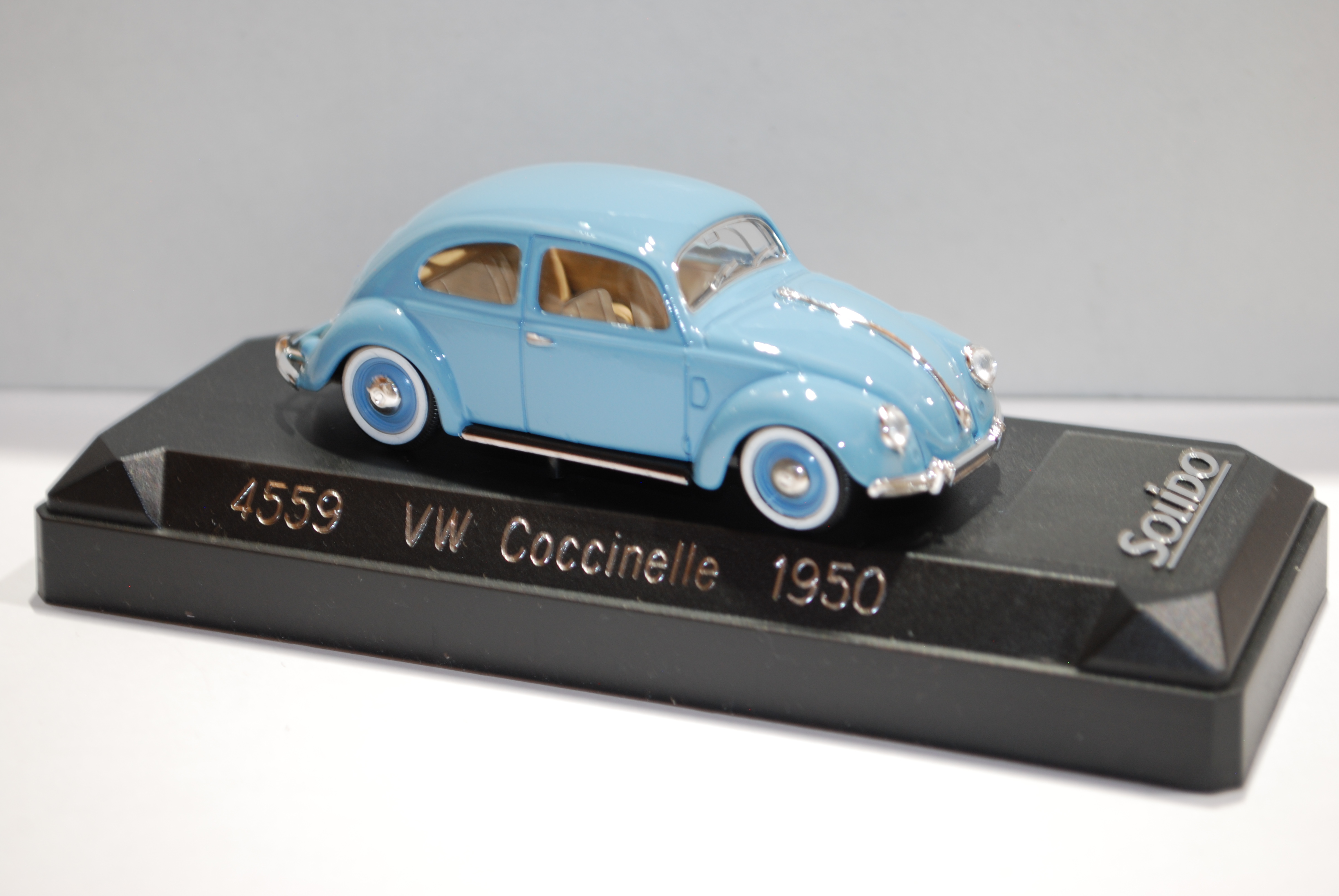 VOLKSWAGEN COCCINELLE 1950 SOLIDO 1/43°