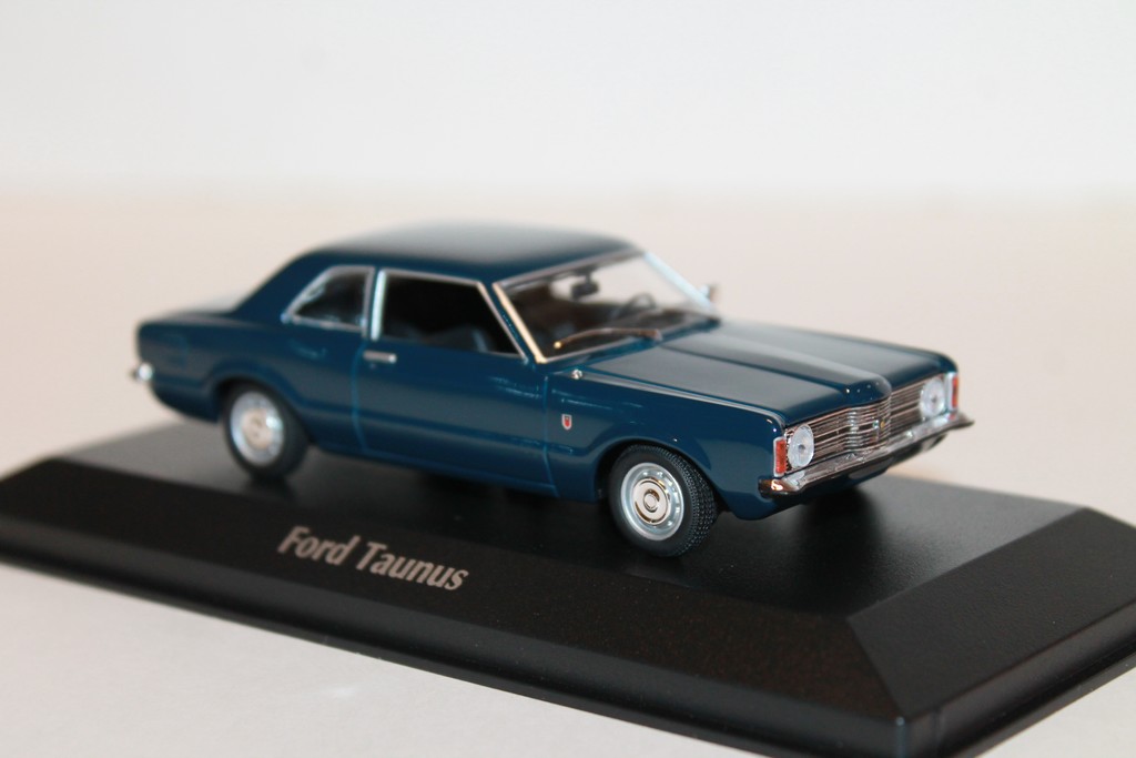 FORD TAUNUS 1970 BLEUE MAXICHAMPS 1/43°