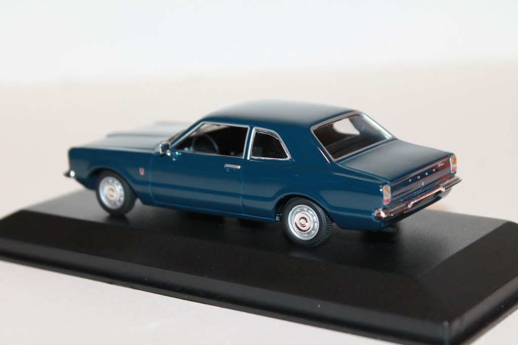 FORD TAUNUS 1970 BLEUE MAXICHAMPS 1/43°