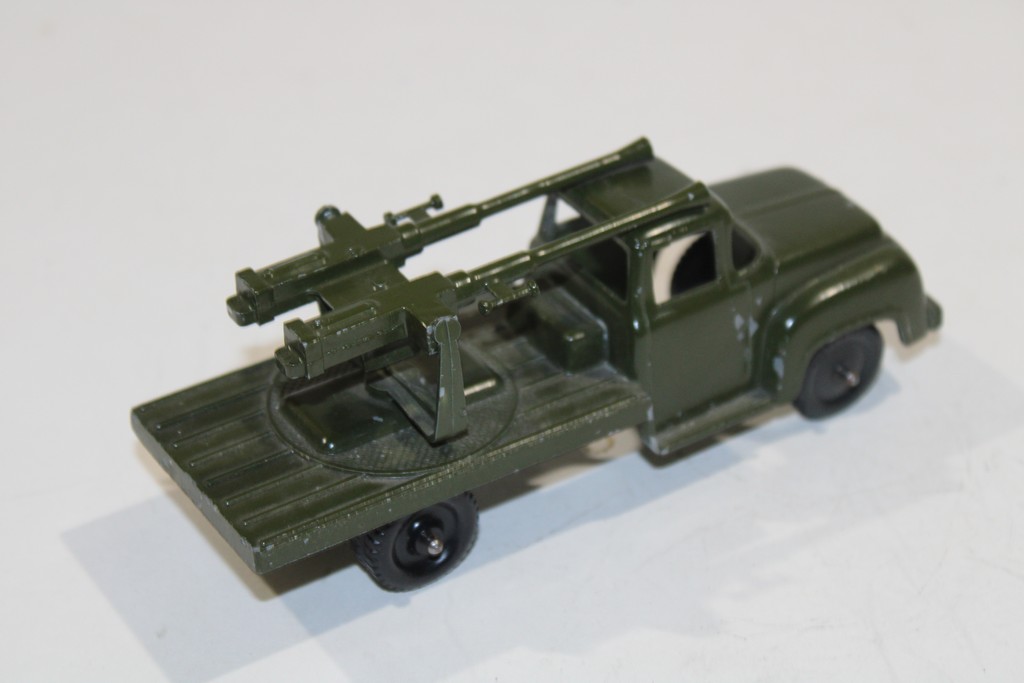 CAMION DCA 1940 TOOTSIETOY 1/36°