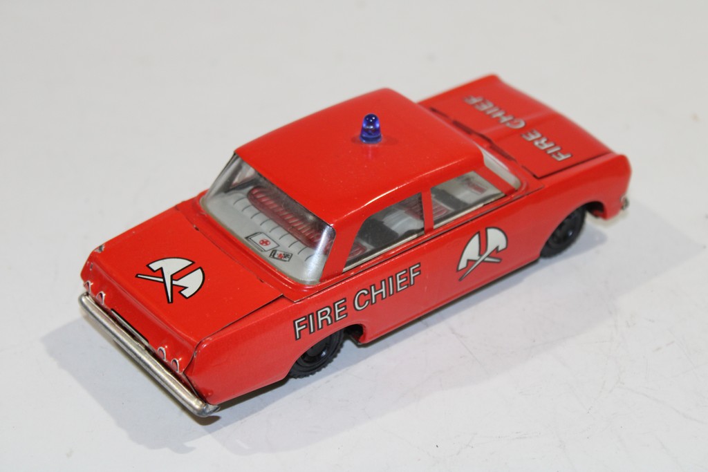 VOITURE DE POMPIER FIRE CHIEF FRICTION 1965 VEB PLASTICAR 1/24°