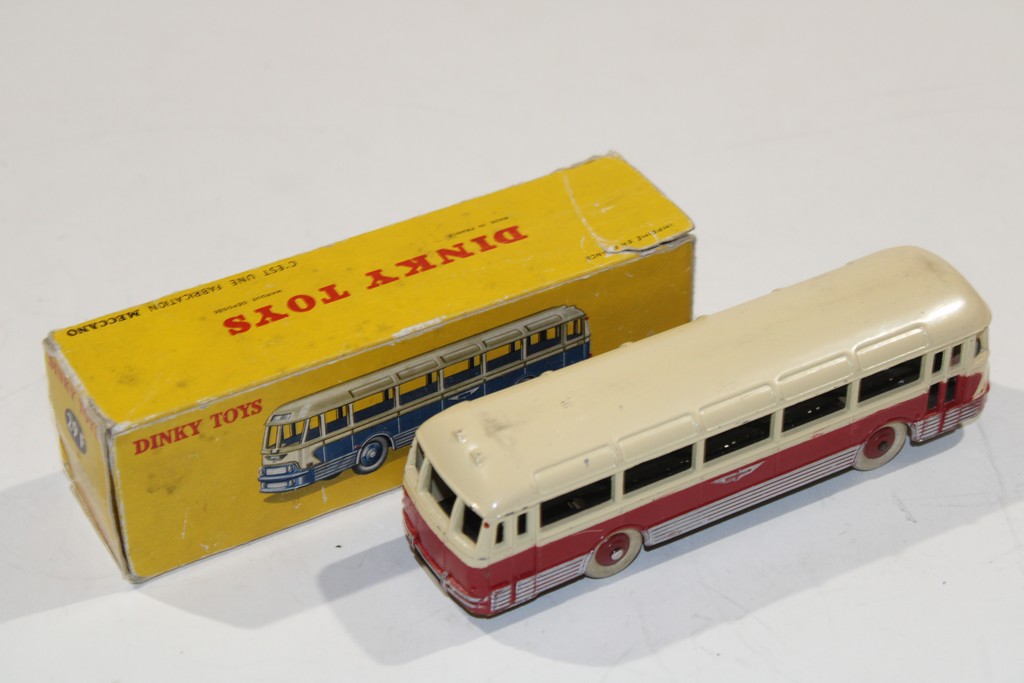 AUTOCAR CHAUSSON 1955 DINKY TOYS 1/55°