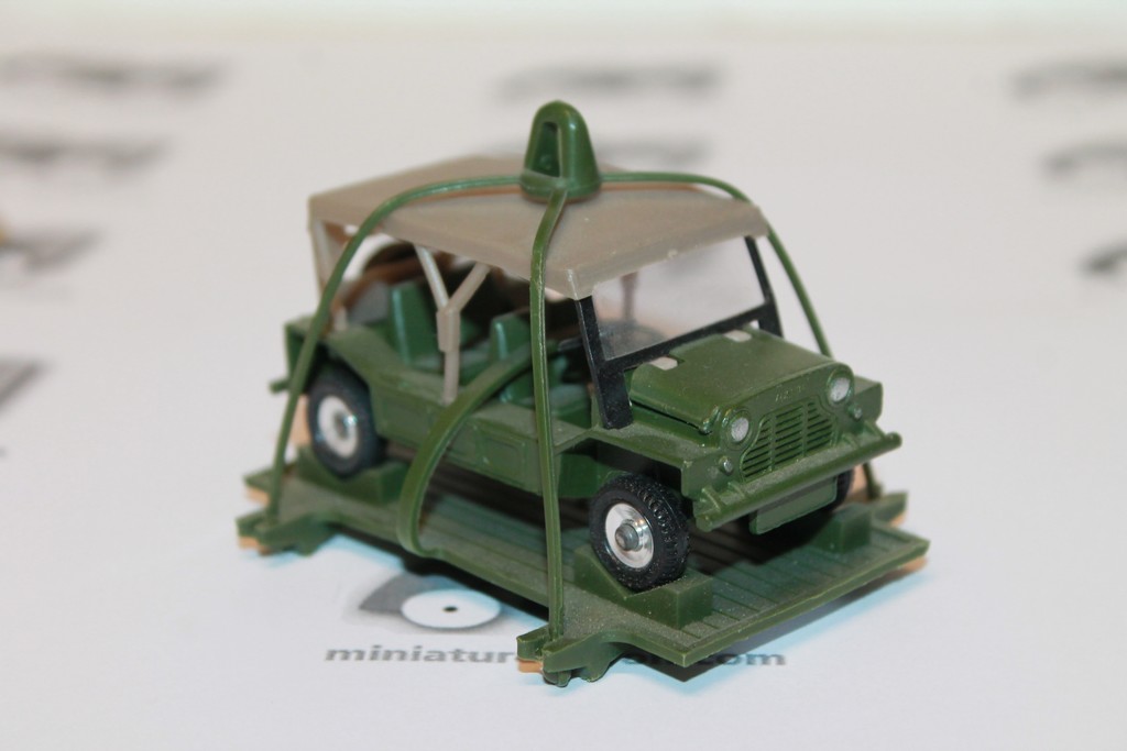 AUSTIN PARA-MOKE MILITAIRE DINKY TOYS 1/43°