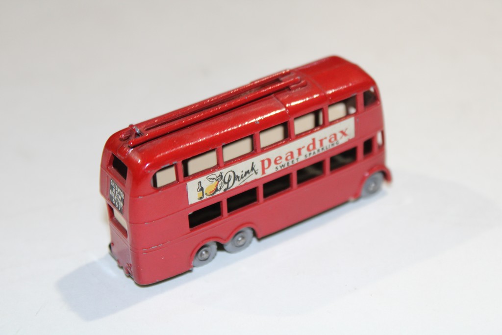 BUS PEARDRIX LONDON TROLLEY BUS 1960 LESNEY 1/87°