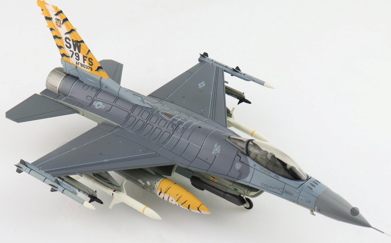 GD FIGHTING FALCON F-16 HOBBYMASTER 1/72