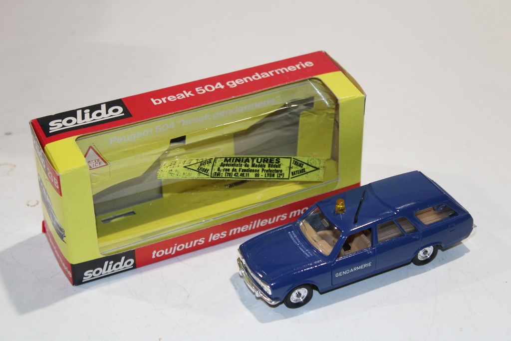 PEUGEOT 504 BREAK GENDARMERIE SOLIDO 1/43°