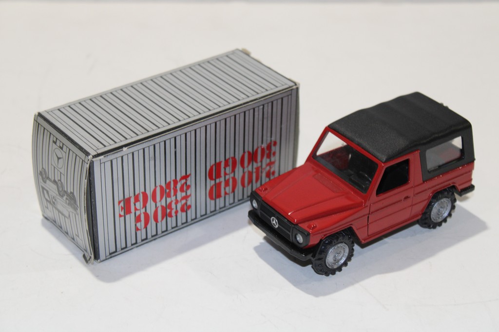 MERCEDES-BENZ CLASSE G ROUGE 1980 CURSOR MODEL 1/36°