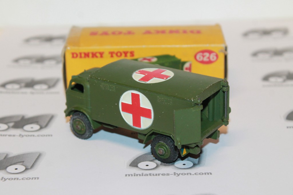 MILITARY AMBULANCE DINKY TOYS 1/43°