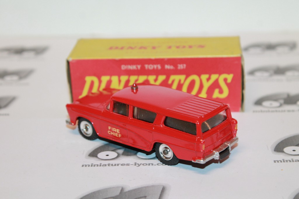 NASH RAMBLER CANADIAN FIRE CHIEF'S CAR DINKY TOYS 1/43°