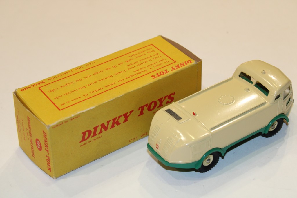 ARROSEUSE - BALAYEUSE L.M.V BEIGE/VERT 1960 DINKY TOYS 1/43°