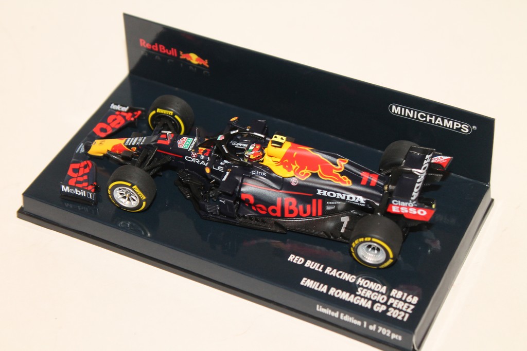 RED BULL RACING HONDA RB16B SERGIO PEREZ & EMILIA ROMAGNA GP 2021 MINICHAMPS 1/43°