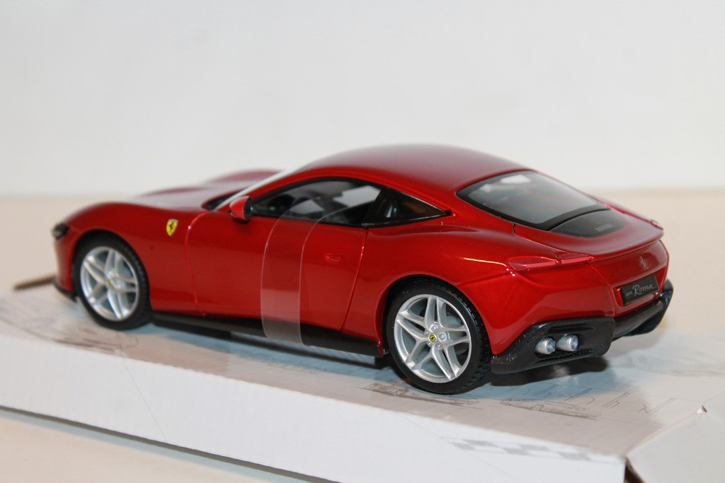 FERRARI ROMA ROUGE 2020 BURAGO 1/24°