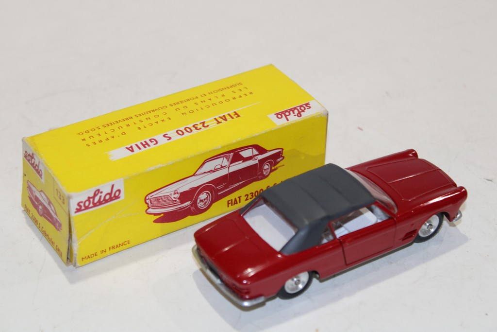 FIAT 2300/S CABRIOLET GHIA ROUGE 1960 SOLIDO 1/43°