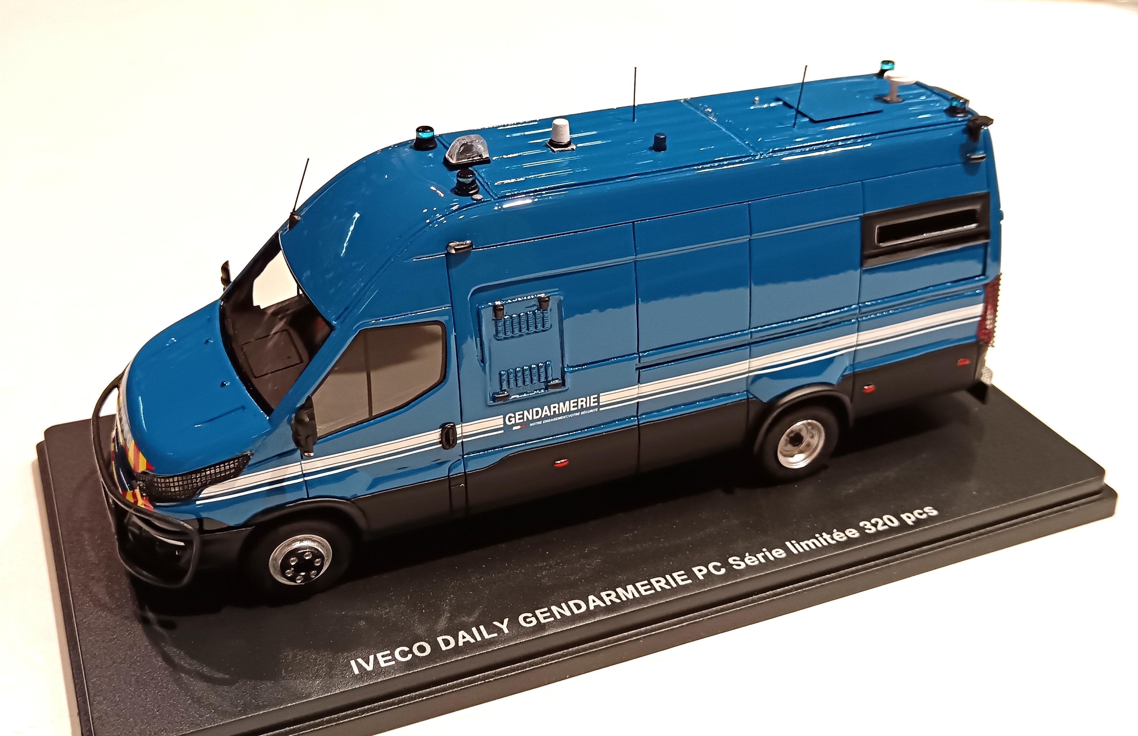 IVECO DAILY LONG GRUAU 2023 GENDARMERIE PC SÉRIE LIMITÉE 300 PCS - PERFEX 1/43