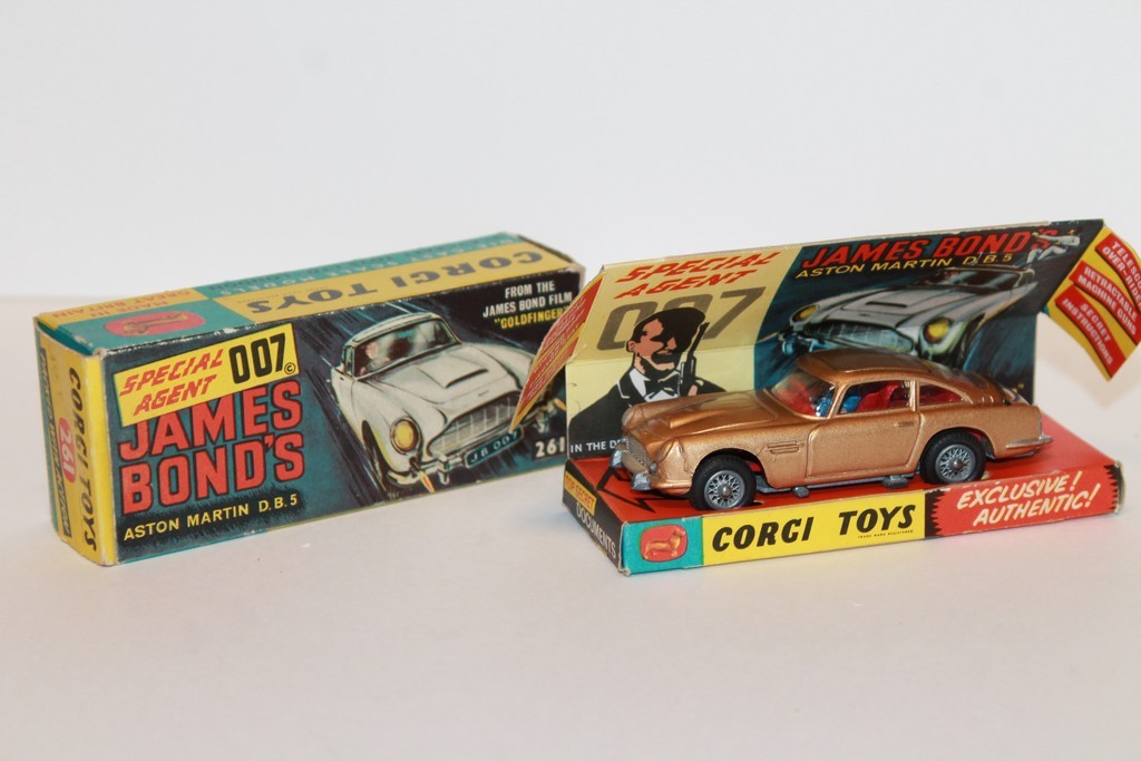 ASTON MARTIN DB5 JAMES BOND GOLDFINGER 1964 CORGI TOYS 1/43°