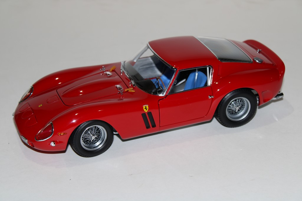 FERRARI 250 GTO - KYOSHO 1/18