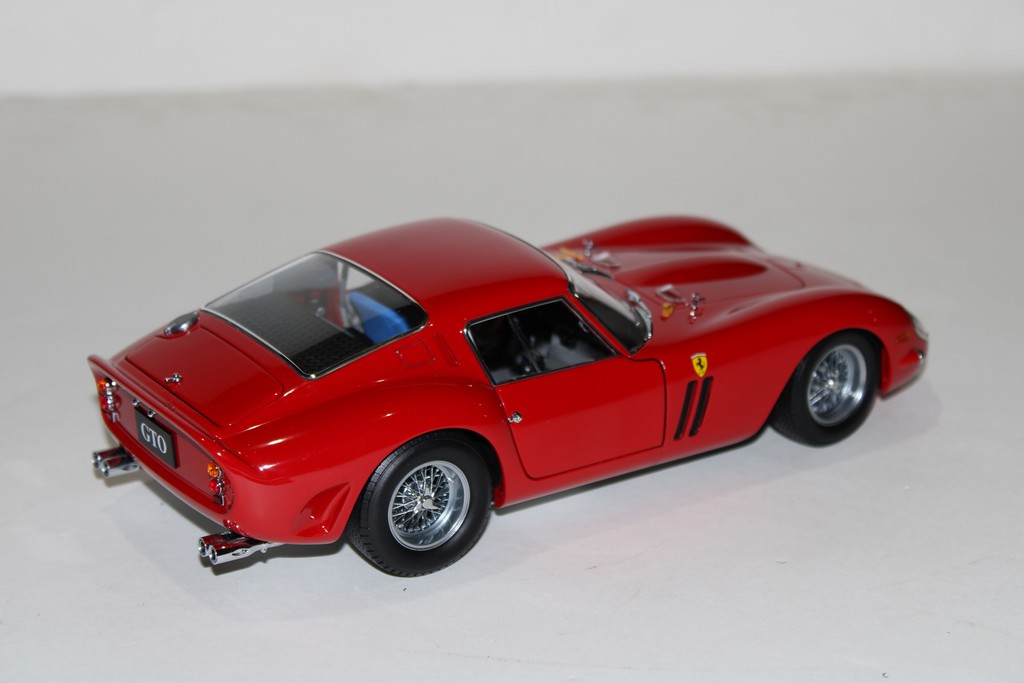 FERRARI 250 GTO - KYOSHO 1/18