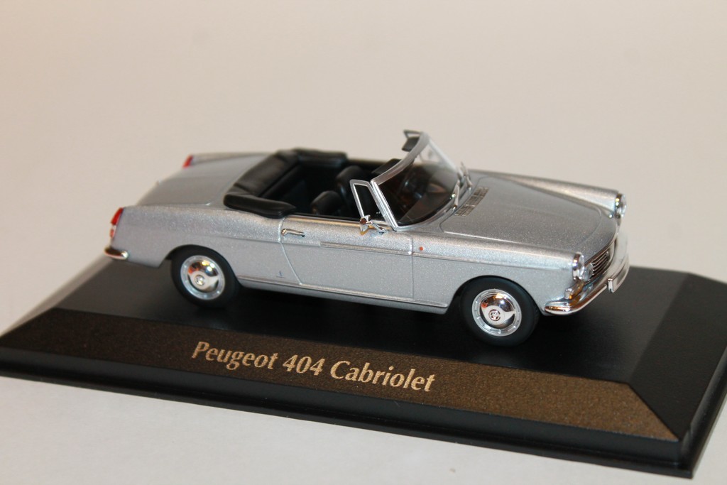 PEUGEOT 404 CABRIOLET ARGENT 1962 MAXICHAMPS 1/43°