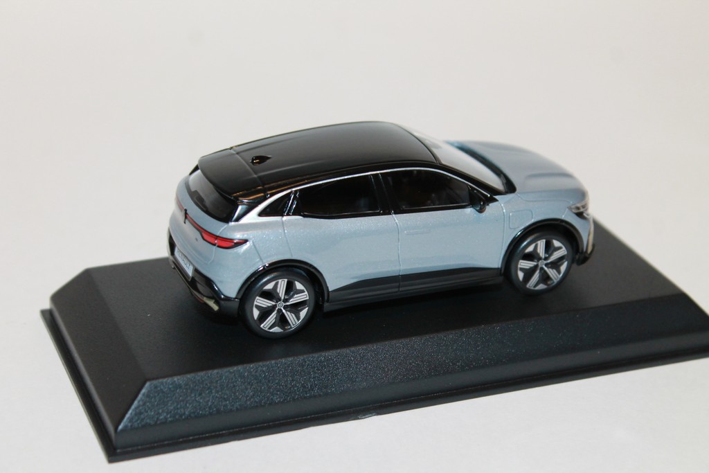 RENAULT MEGANE E-TECH  2022 GRIS RAFALE NOREV 1/43°