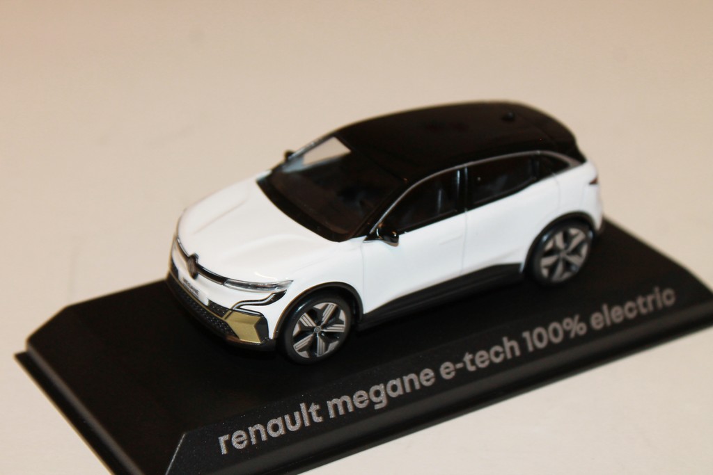 RENAULT MEGANE E-TECH  2022 BLANC GLACIER NOREV 1/43°