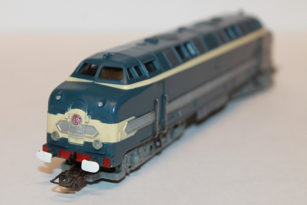 LOCOMOTIVE ELECTRIQUE SNCF 060 DB-5 HORNBY 1/87°