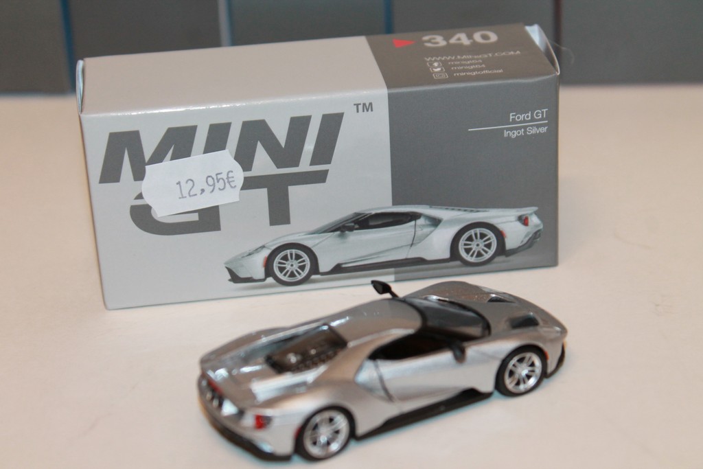 FORD GT 40 ARGENT MINI GT 1/64°