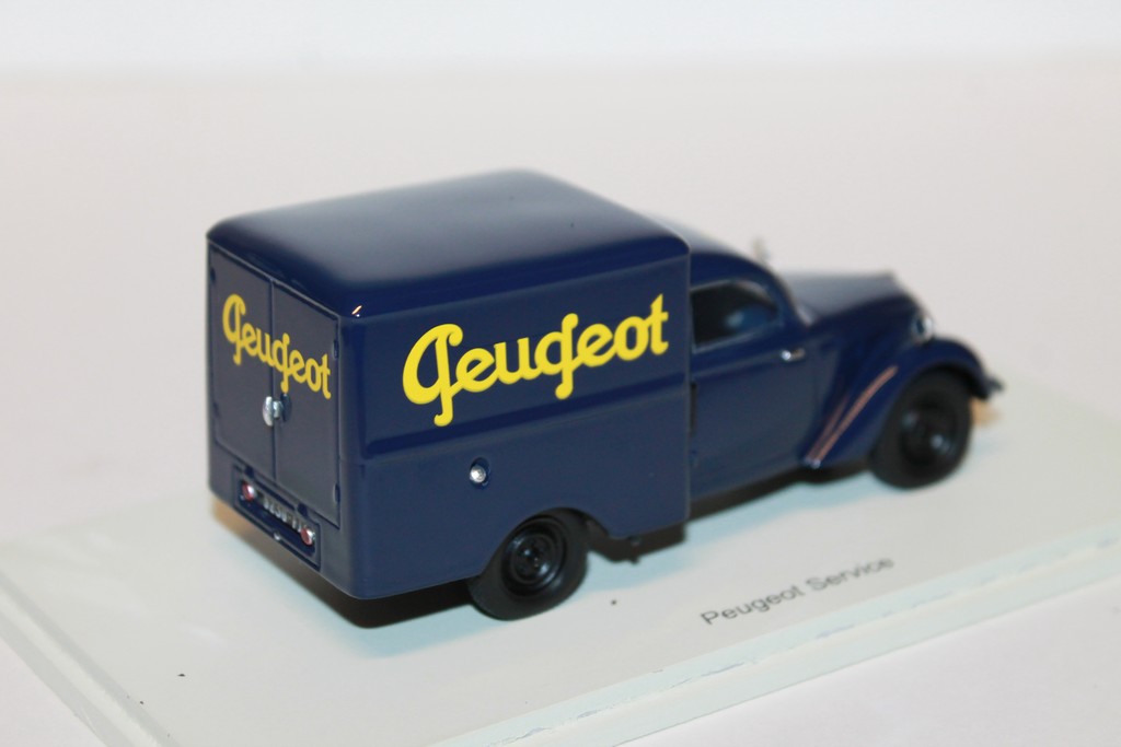 PEUGEOT 202 U BLUE SPARK 1/43°