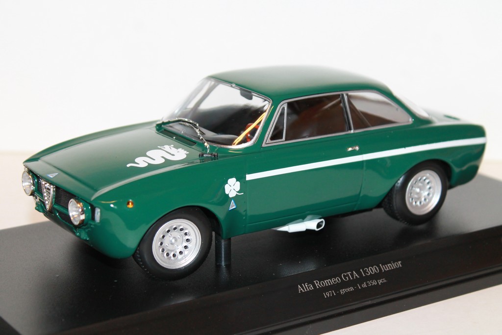 【売れ済】1/18★MINICHAMPS ミニチャンプス★Alfa Romeo GTA 1300 JUNIOR 1972 乗用車
