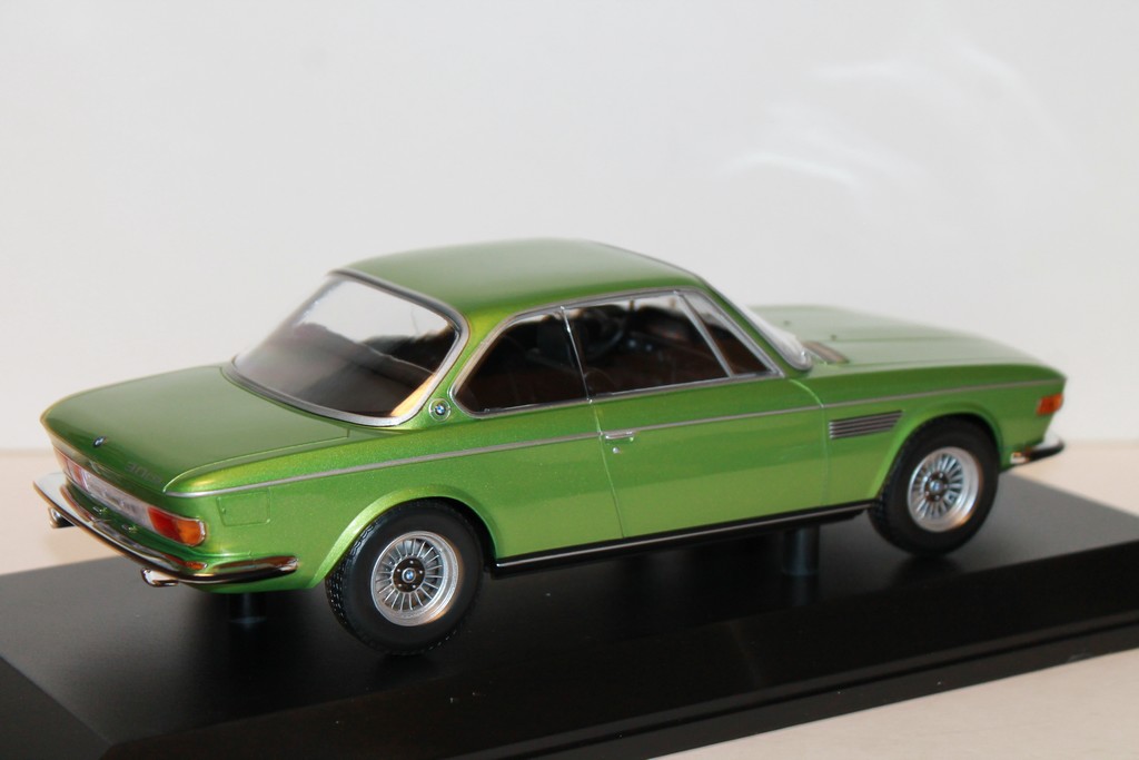 BMW 3.0 CSI VERT 1971 MINICHAMPS 1/18°