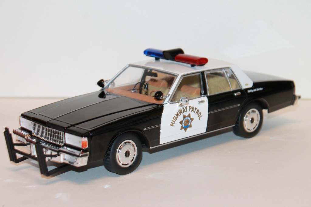 CHEVROLET CAPRICE CALIFORNIA HIGHWAY PATROL 1989 GREENLIGHT 1/18°