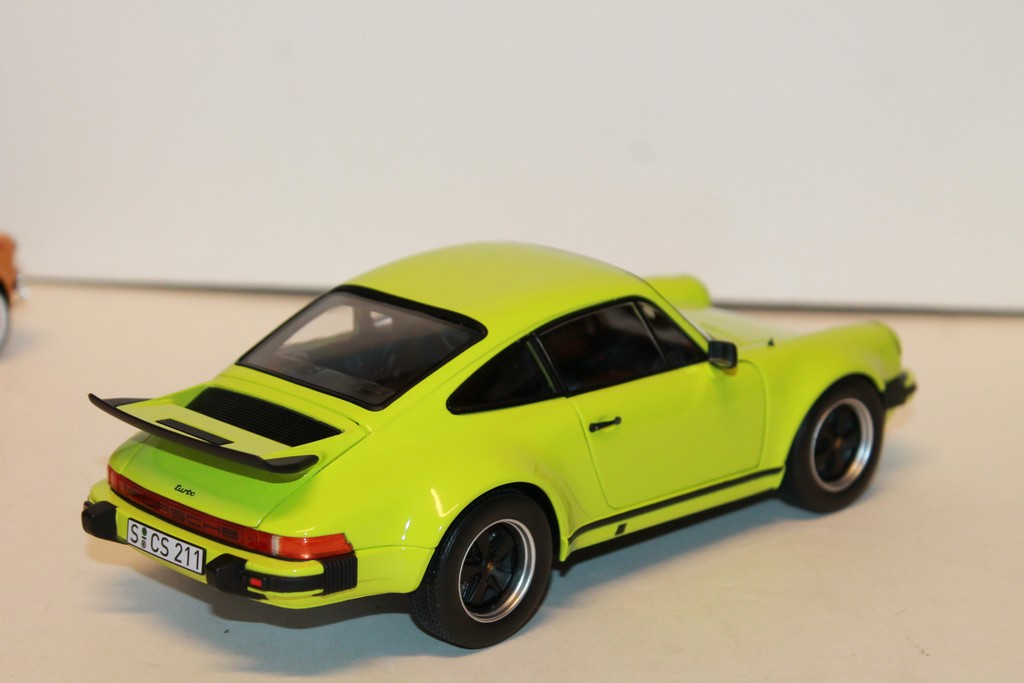 PORSCHE 911 TURBO 3.0 LIGHT GREEN NOREV 1/18°