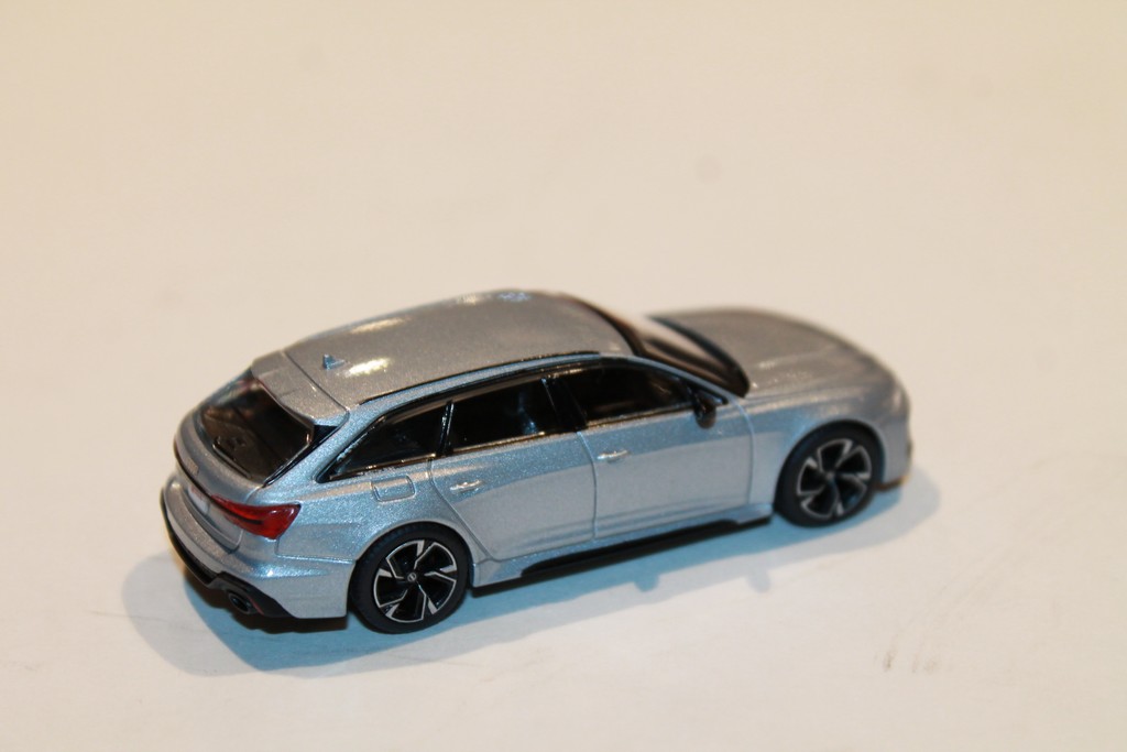 AUDI RS6 AVANT MINI GT 1/64°